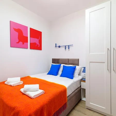 아파트 Cozy & Modern Apartments, Old Town *