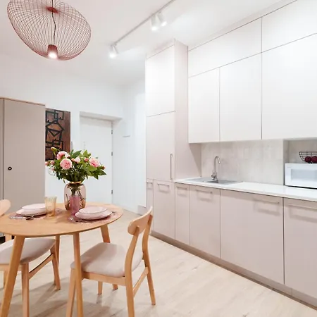 Cozy & Modern Apartments, Old Town Daire
